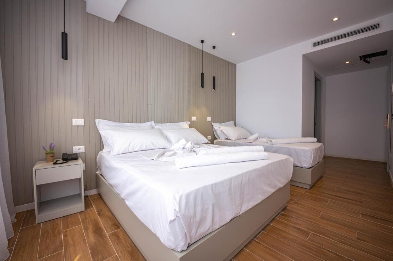 Hesperus Hotel Vlore Exterior photo